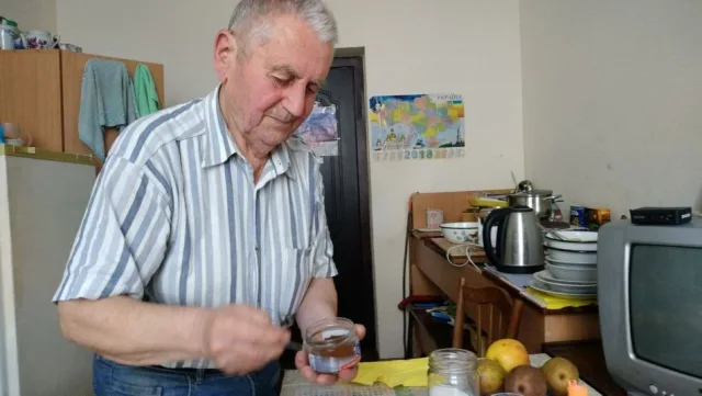 На Херсонщині 83-річний кримський татарин пів року чекає на реабілітацію