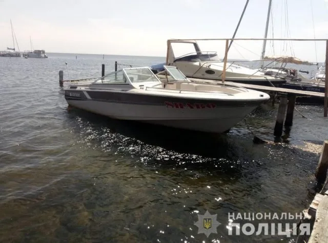 На Херсонщине водные полицейские обнаружили судоводителя с поддельными документами