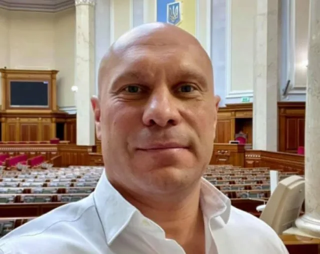 Советская шапка после борьбы с ватой: Как Кива из “карателя хунты” превратился в члена ОПЗЖ