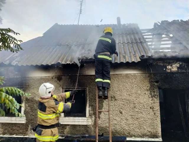 На Херсонщине во время тушения пожара спасатели нашли двоих погибших