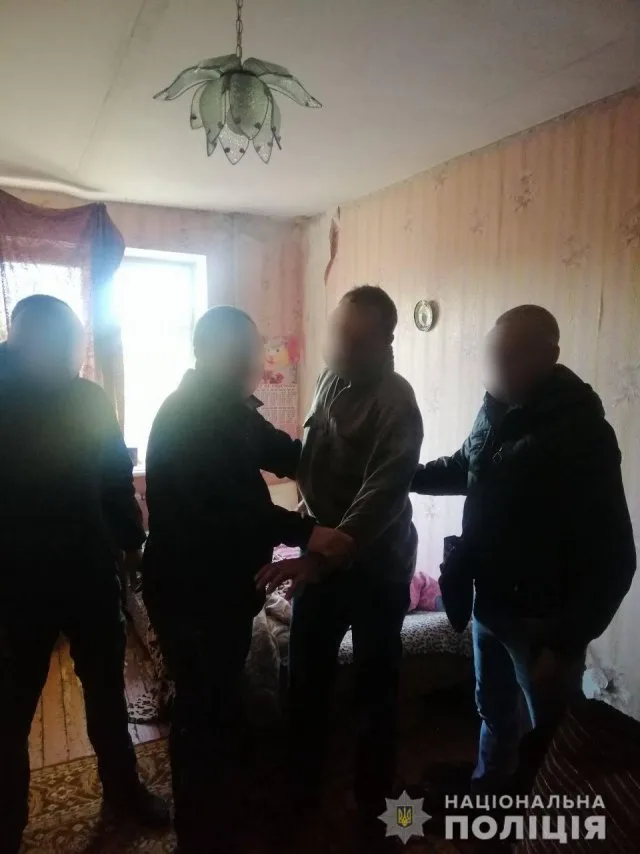 Полицейские разыскали 39-летнего подозреваемого в убийстве и изъяли 1,5 кг каннабиса