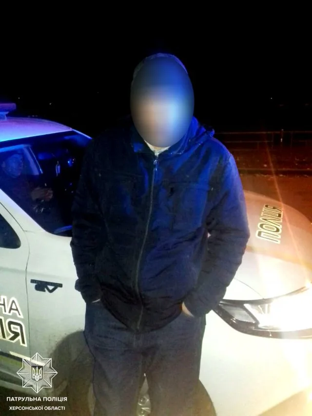 Пьяный херсонец катался ночью по городу на угнанном КАМАЗе