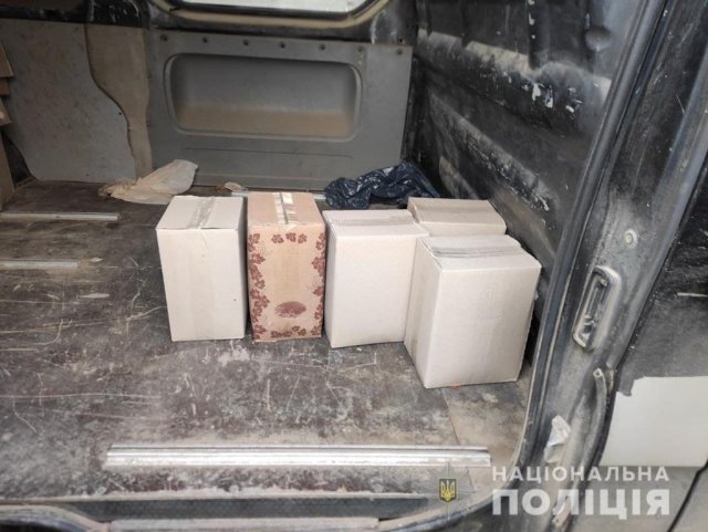Полиция Херсонщины из незаконной продажи изъяла около 23 тыс. пачек сигарет и 1589 литров суррогата алкоголя