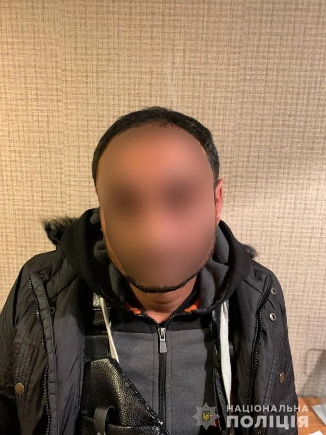 В Херсоне полицейские разыскали подозреваемых в разбойном нападении на двоих несовершеннолетних
