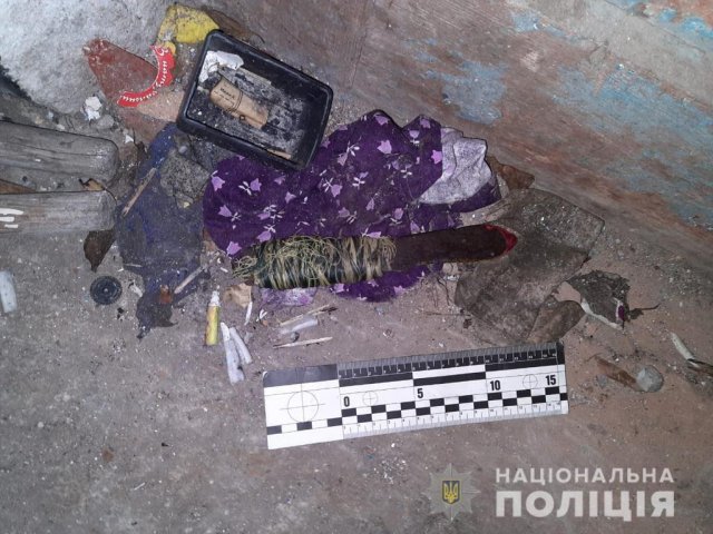 В Херсонской области полицейские задержали геничанина, который ранил ножом знакомого