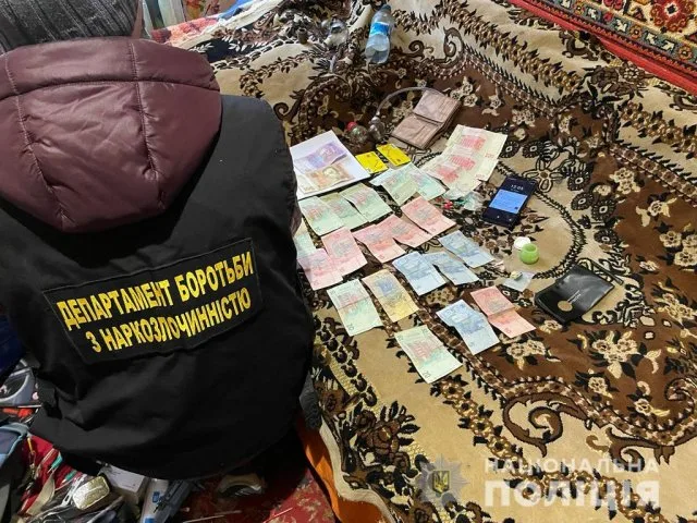 Полицейские задержали каховчанина, подозреваемого в сбыте психотропного вещества A-PVP