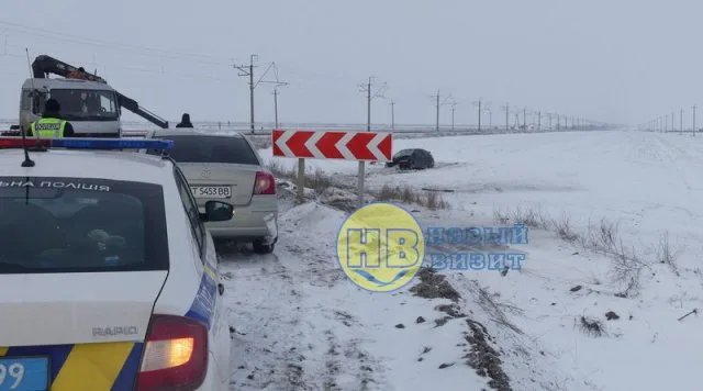 Возле Геническа на новой трассе разбился автомобиль