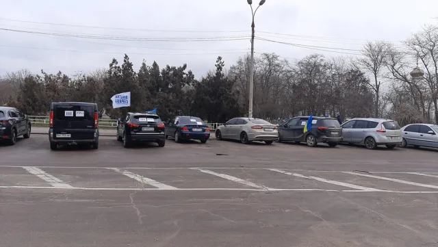 “Ні – фіскалізації!”: у Херсоні відбувся автопробіг та мітинг підприємців