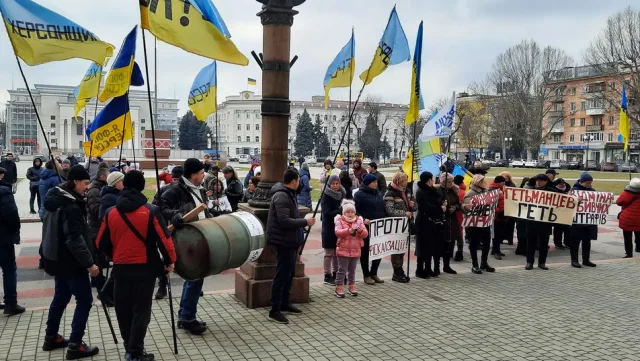 “Ні – фіскалізації!”: у Херсоні відбувся автопробіг та мітинг підприємців