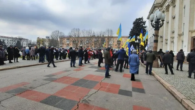 “Ні – фіскалізації!”: у Херсоні відбувся автопробіг та мітинг підприємців
