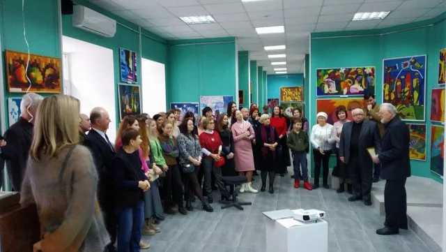 У Херсоні відкрилась виставка “Паралельні світи”