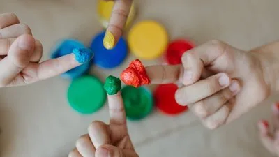 Анонсоване окупаційною владою “дитяче свято” у Херсоні: фейкова картинка чи кривава провокація