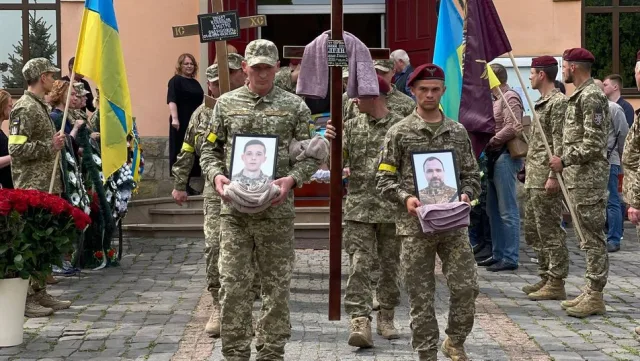 З загиблим на війні херсонцем Олександром Колгановим попрощались у Чернівцях