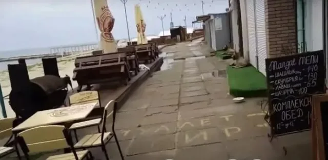 Пустота и закрытые магазины: курортный сезон в Железном Порту до и после оккупации