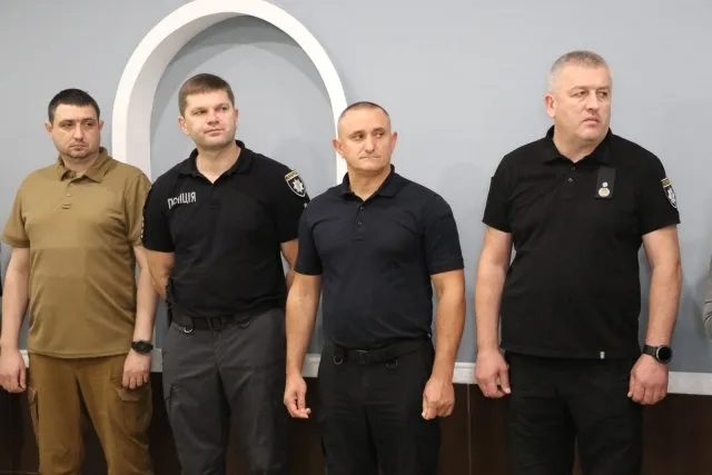 Поліцейські Херсонщині провели в останню путь свого колегу Андрія Тарчинського, загиблого внаслідок російського обстрілу