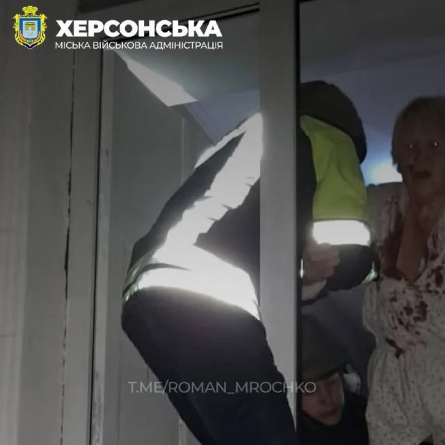 Херсонська МВА показала наслідки вечірнього обстріла міста