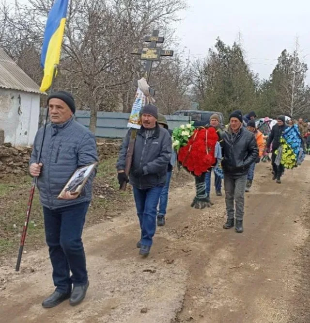 На Херсонщині попрощались із загиблим воїном Сергієм Смусенком