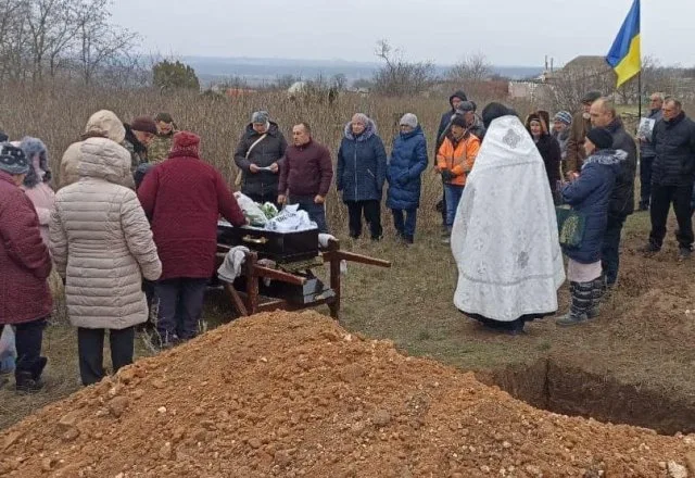 На Херсонщині попрощались із загиблим воїном Сергієм Смусенком