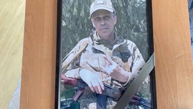 У Херсоні попрощались із загиблими на війні Максимом Росляковим та Андрієм Тимошенком