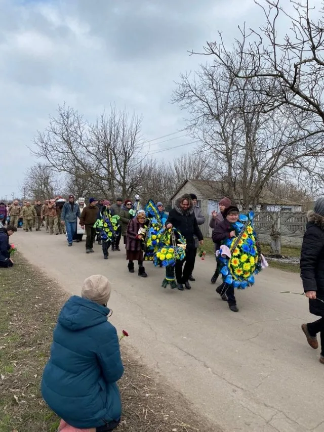 На Херсонщині простилися із загиблим на Донеччині Віктором Вознюком
