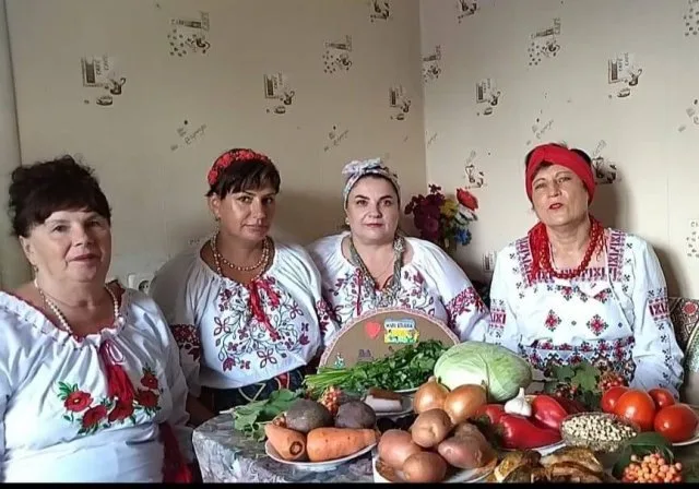 “Таврія-Борщ”. Мешканці Херсонщини долучилися до мистецько-кулінарного онлайн-проєкту