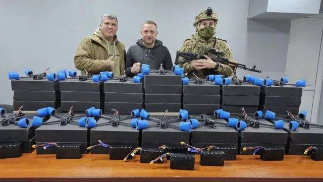 Півсотні FPV – безпілотників та ще сотню батарей до них отримали оборонці Херсонщини