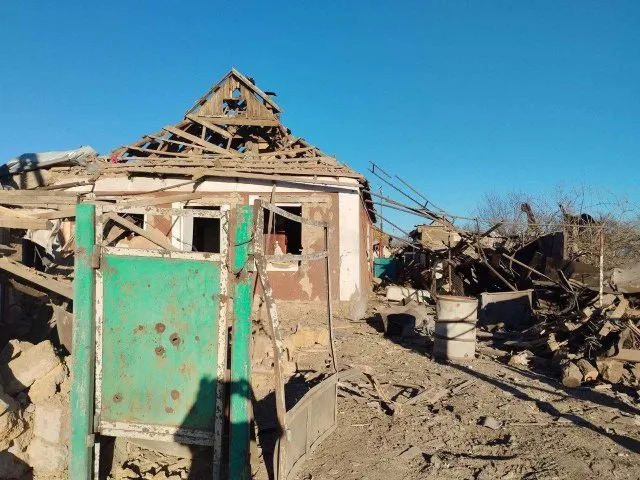 Росіяни вдарили по Миловому та атакували маршрутку у Текстильному