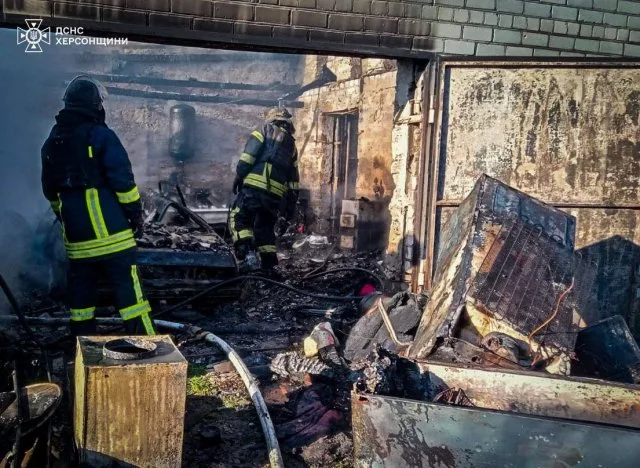 Упродовж доби рятувальники ліквідували дві пожежі в Херсонському районі