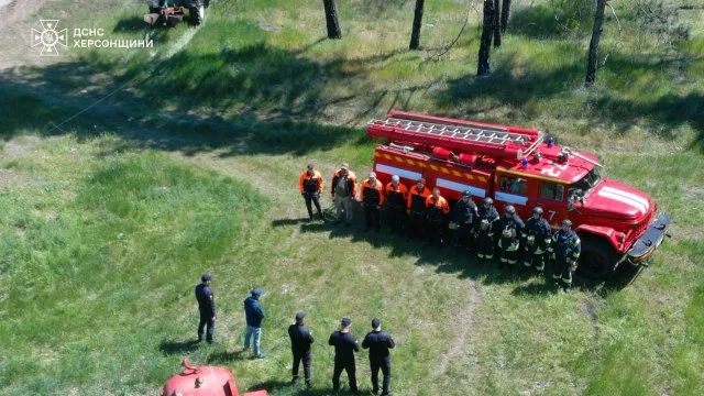 На Херсонщині вогнеборці провели тренування з ліквідації лісової пожежі