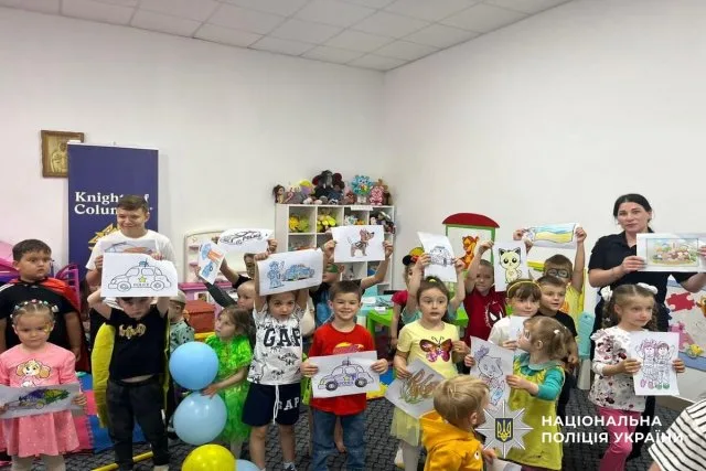 На Херсонщині поліцейські підготували для дітей безліч святкових заходів