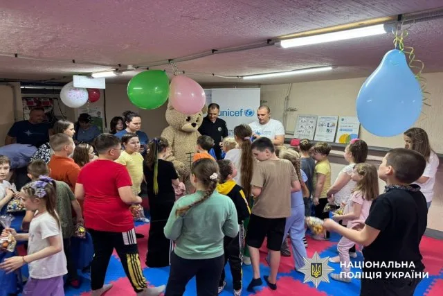 На Херсонщині поліцейські підготували для дітей безліч святкових заходів