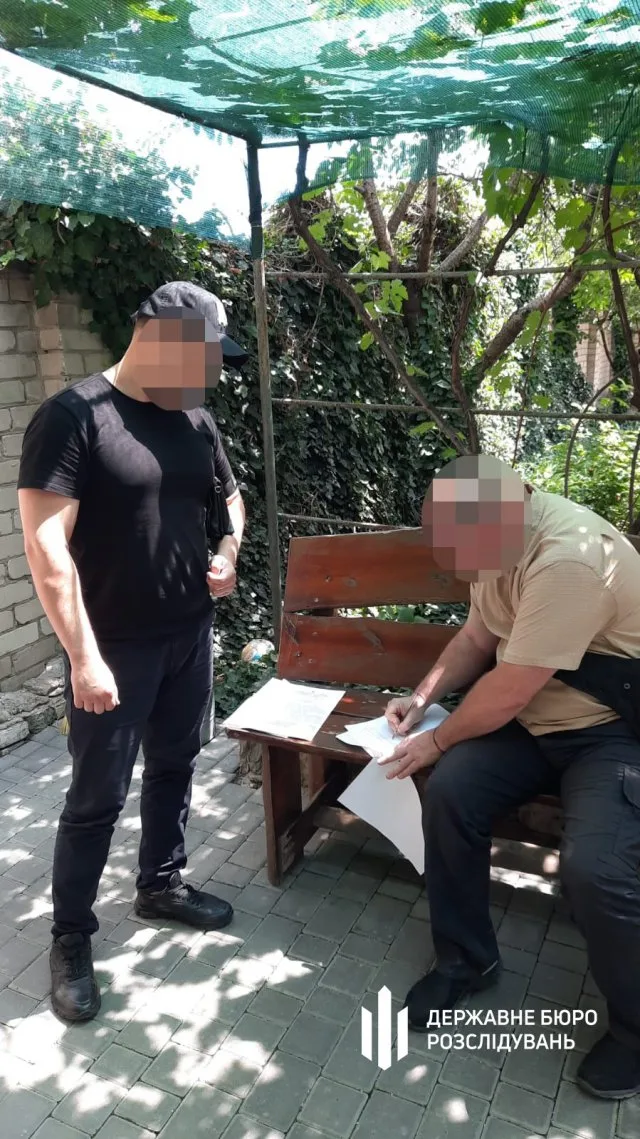 У Херсоні ДБР викрило посадовця квартирно-експлуатаційного відділу через дії якого військова частина переплатила за паливні матеріали майже півмільйона гривень