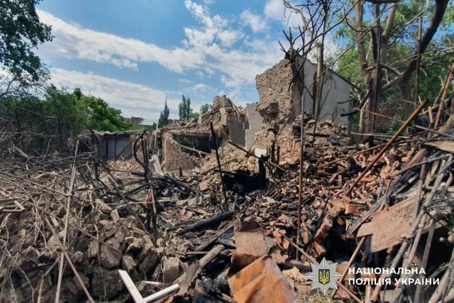 Поранені мирні жителі та 48 пошкоджених цивільних об’єктів: поліція Херсонщини зафіксувала наслідки воєнних злочинів рф