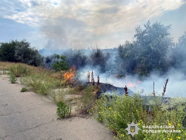 На Херсонщині внаслідок російських обстрілів одна людина загинула та 12 поранено, пошкоджено будинки, навчальний заклад й автомобілі