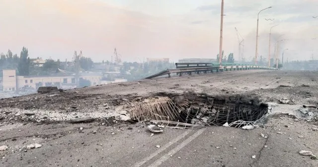 Руйнування мосту в Херсоні не допоможе окупантам форсувати Дніпро — Волошин