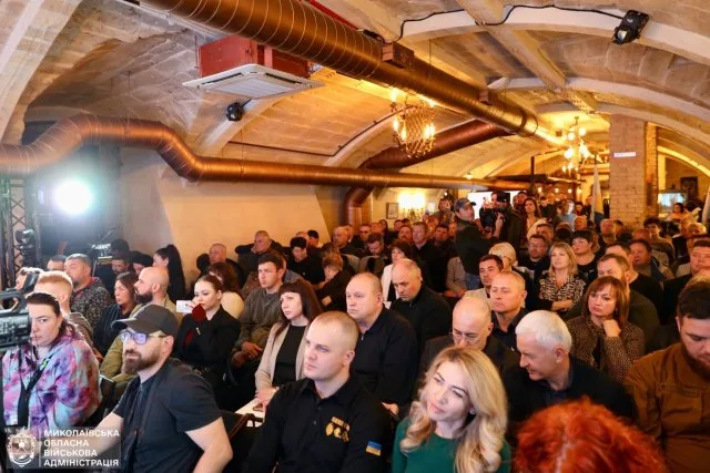 Цілком таємно. Скільки отримують керівники місцевих військових адміністрацій Херсонщини і чому вони приховують свою зарплату