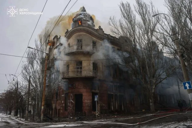 Внаслідок ворожого артилерійського обстрілу постраждала будівля в історичній частині міста