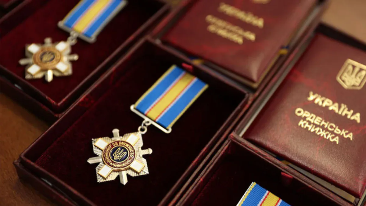 Дружині військового, який загинув на Херсонщині, вручили відзнаку чоловіка – орден “За мужність”