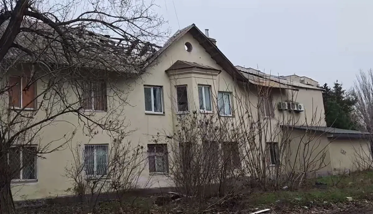 Російські війська обстріляли центральну частину Херсона: є поранений
