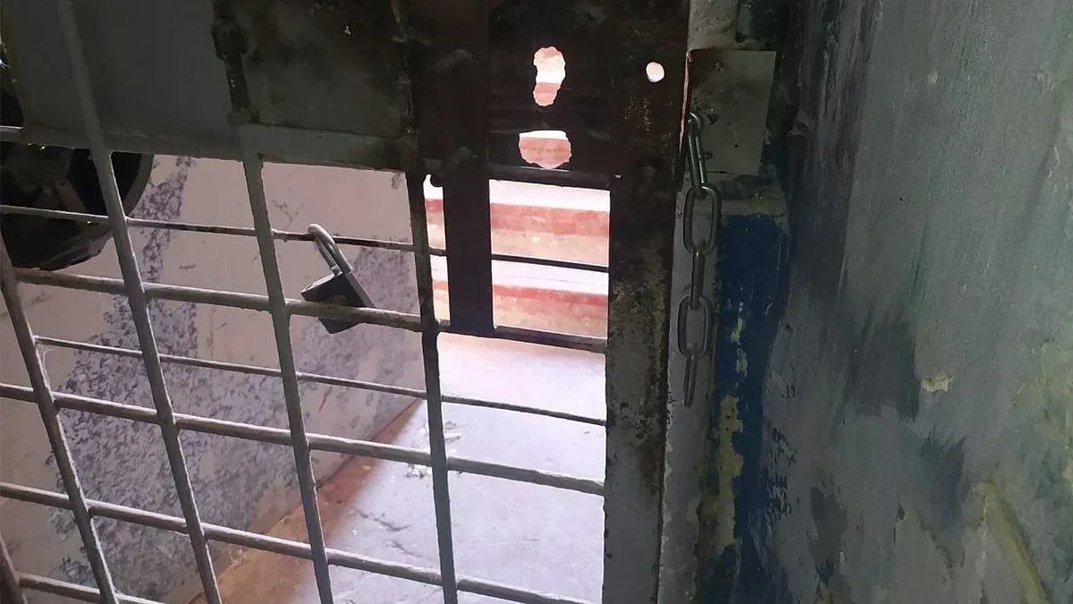 Житель Херсона, який був охоронцем в окупаційному СІЗО, отримав 8 років ув\’язнення