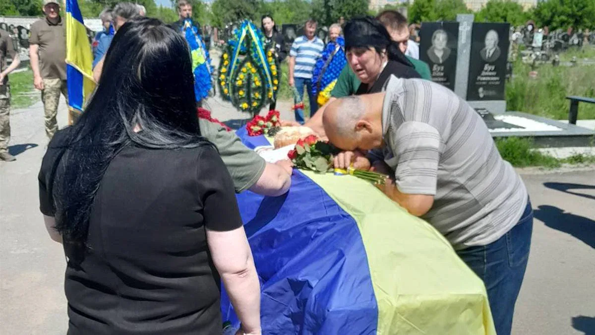 У Херсоні в останню путь провели двох військових, які загинули на Донеччині